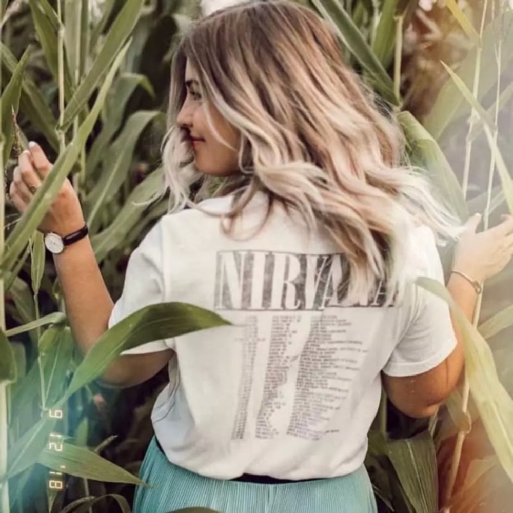SOLD OUT White Nirvana Vintage Concert Band Graphic T-Shirt - Picture 5 of 7
